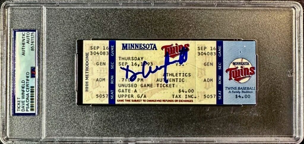 Dave Winfield captured his 3,000th career base hit on 9/16/1993